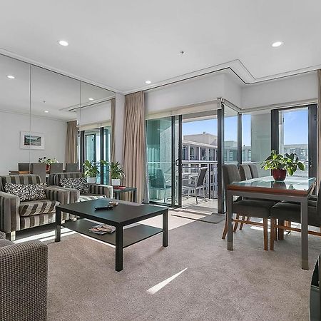 Stunning & Spacious Haven On The Waterfront! Auckland Bagian luar foto
