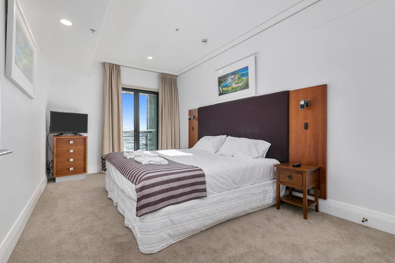 Stunning & Spacious Haven On The Waterfront! Auckland Bagian luar foto