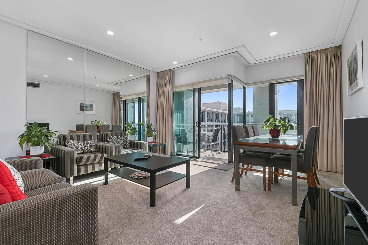 Stunning & Spacious Haven On The Waterfront! Auckland Bagian luar foto